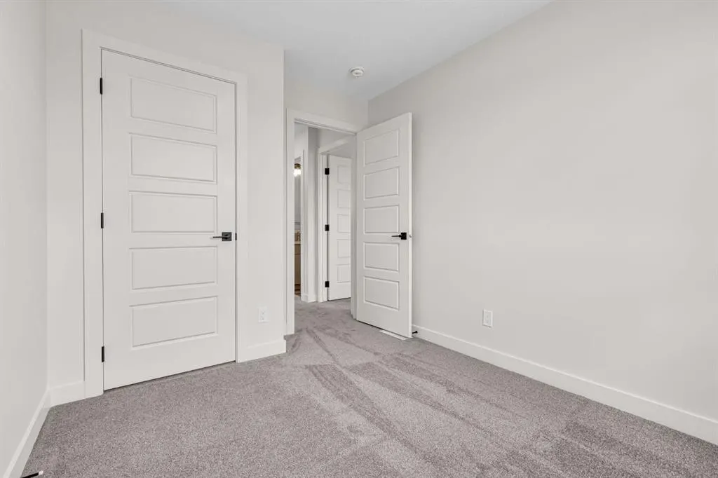 178 Lanark Gate SE