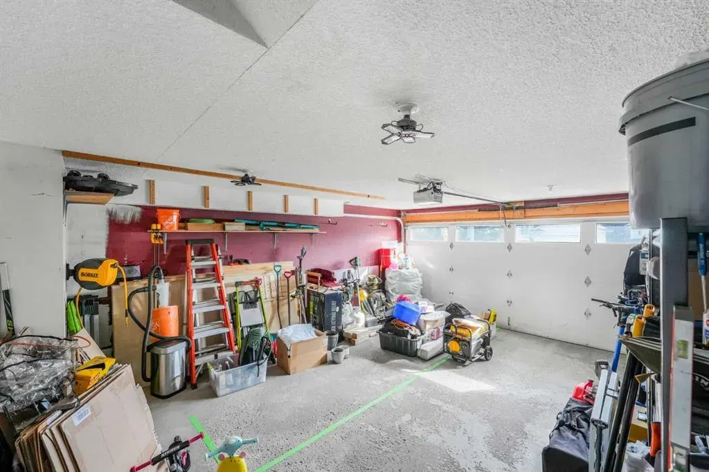 6 Tuscarora Circle NW