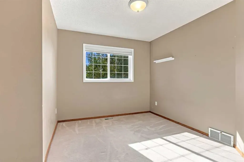 25 Arbour Ridge Park NW