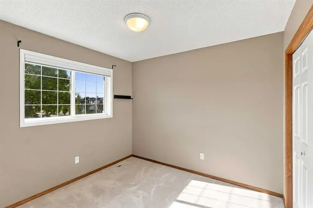 25 Arbour Ridge Park NW