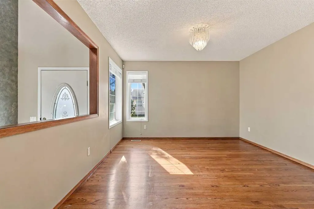 25 Arbour Ridge Park NW