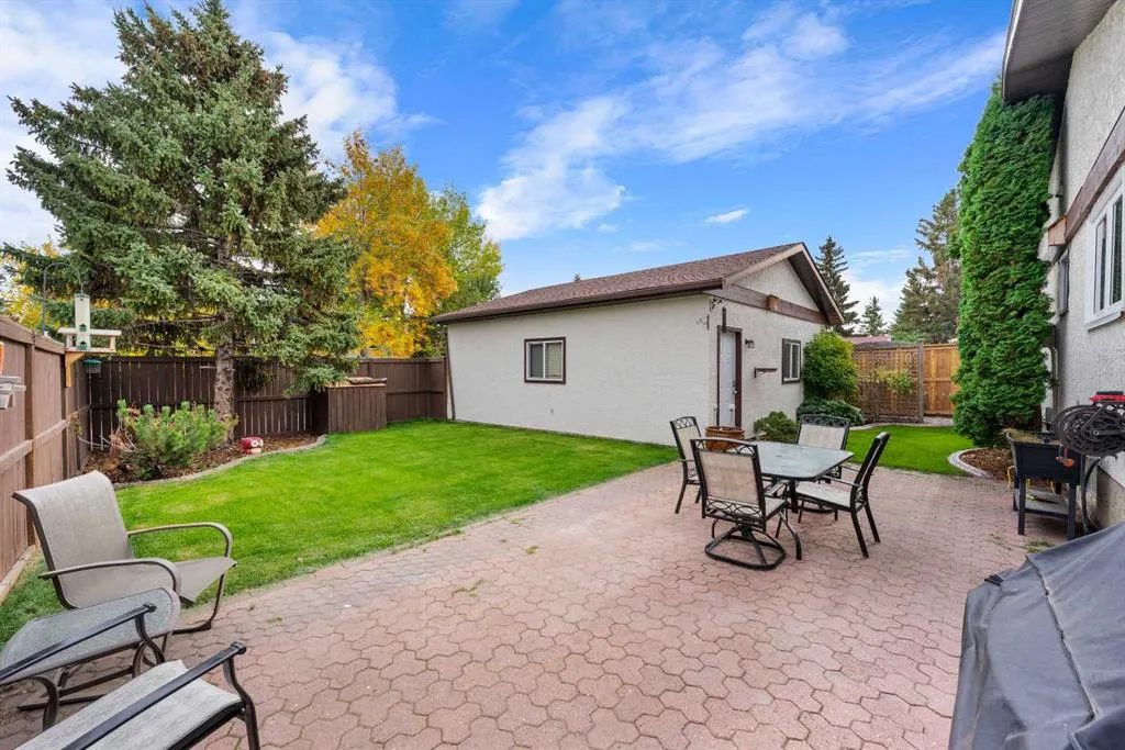 479 Bracewood Crescent SW