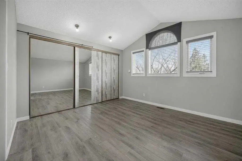 55 Millrise Way SW
