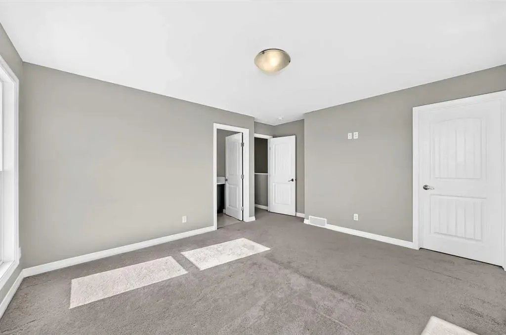 207 Legacy Glen Way SE
