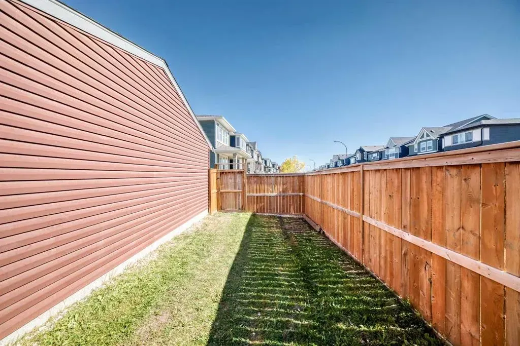 207 Legacy Glen Way SE