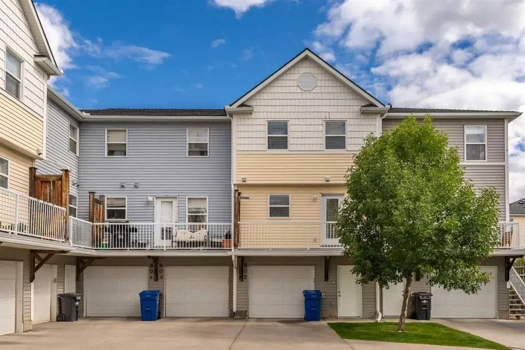 902 Prairie Sound Circle NW