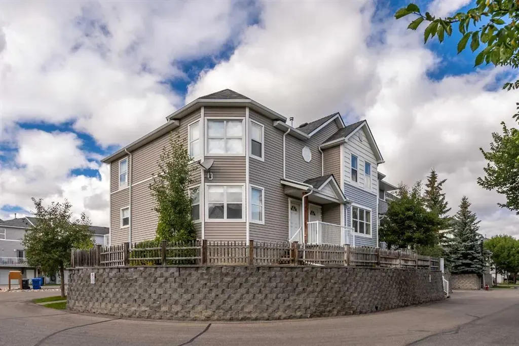 902 Prairie Sound Circle NW