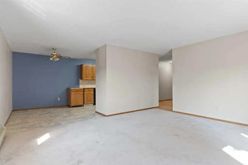410 7 Street SW #202