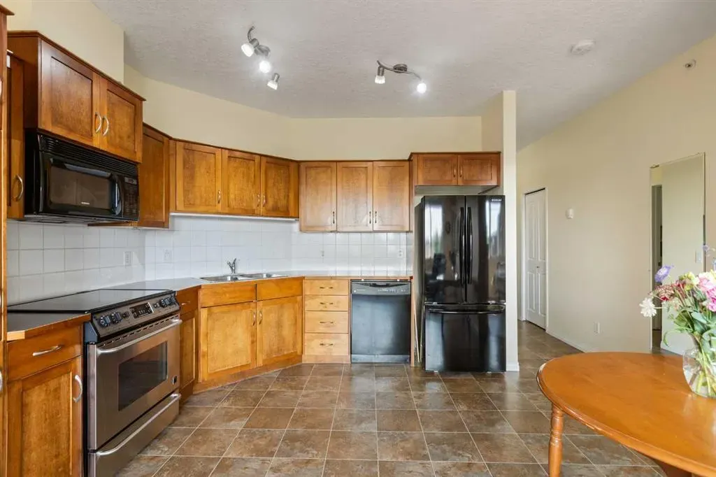 43 Sunrise Loop SE #308