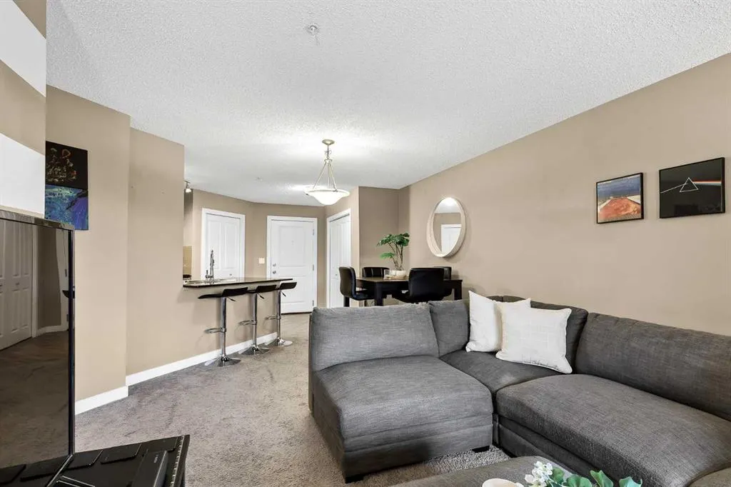 15 Saddlestone Way NE #209