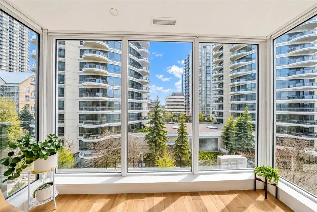 1025 5 Avenue SW #403