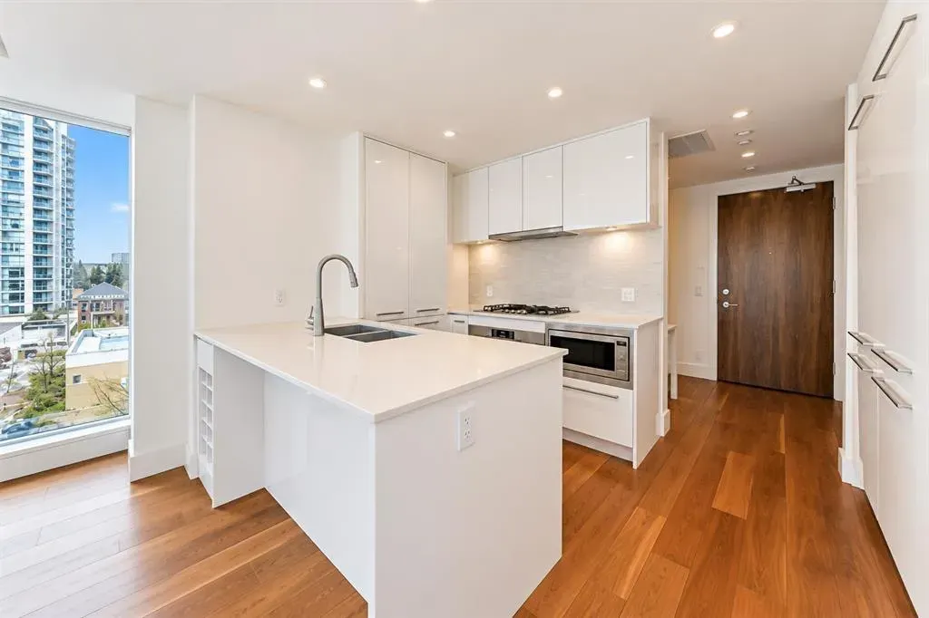 1025 5 Avenue SW #403