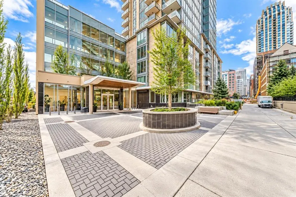 1025 5 Avenue SW #403