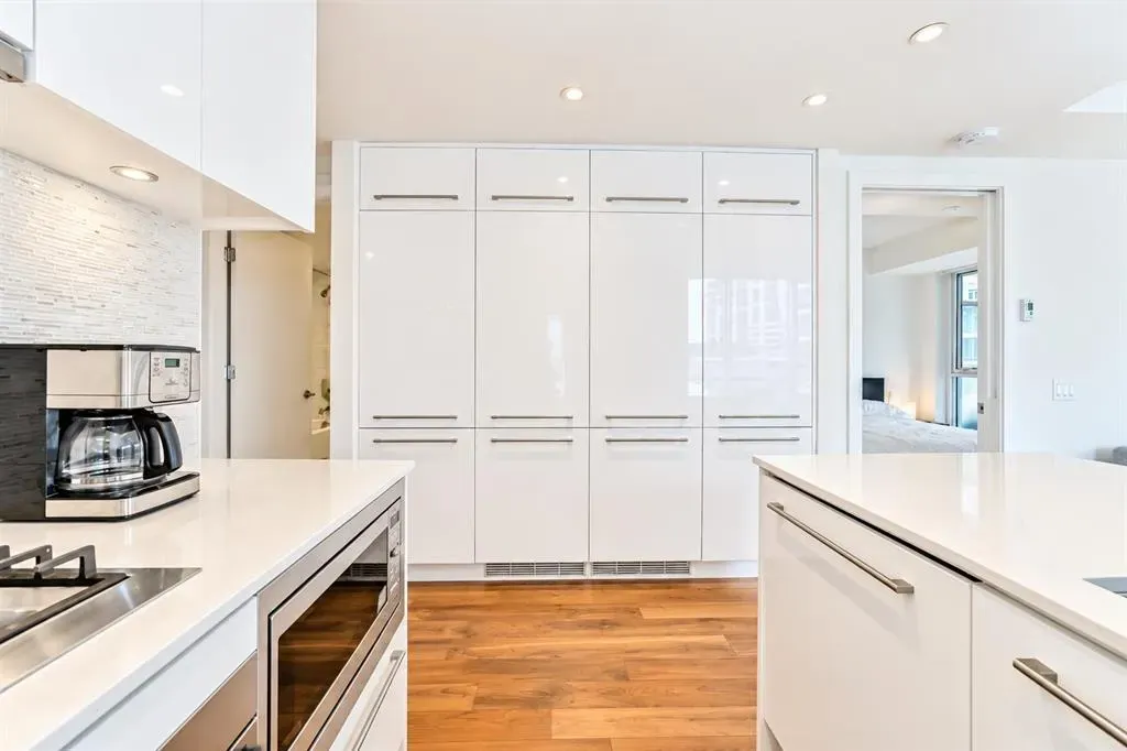 1025 5 Avenue SW #403