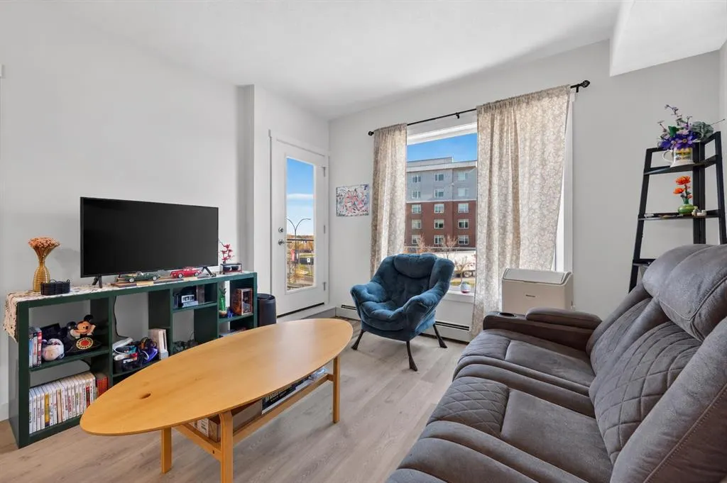 700 Shawnee Square SW #206
