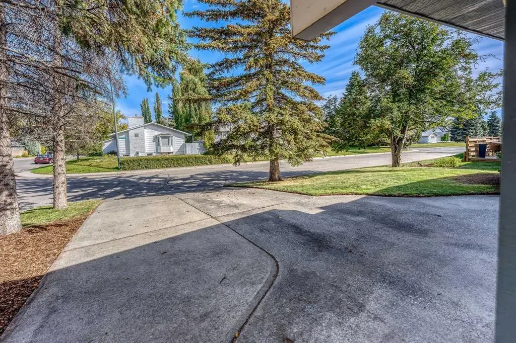 10607 Maplecreek Drive SE
