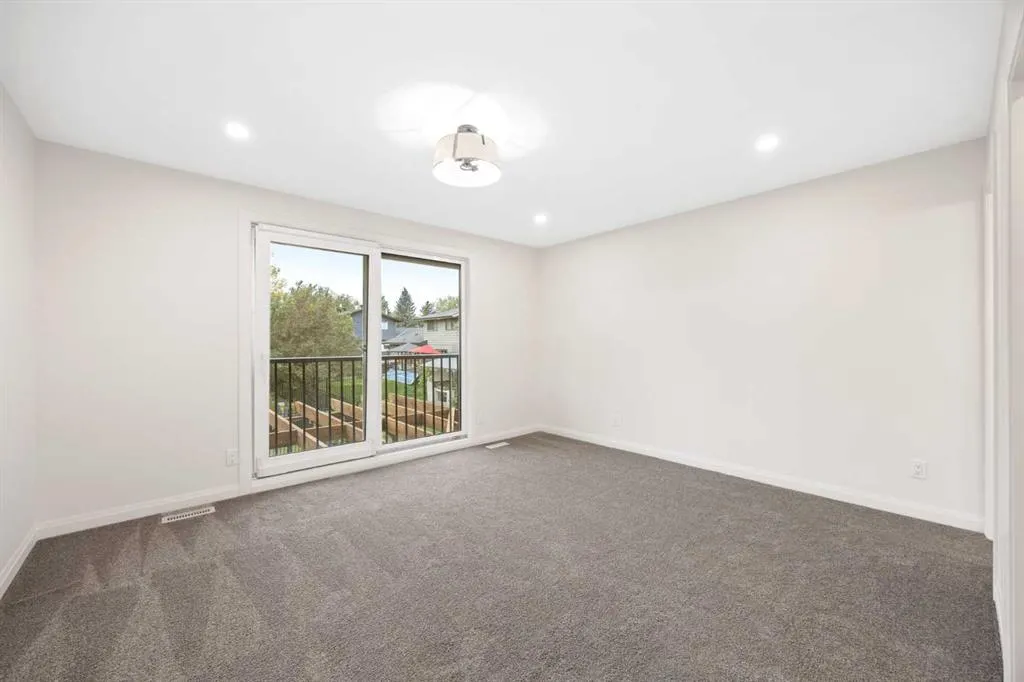 124 Canterbury Drive SW
