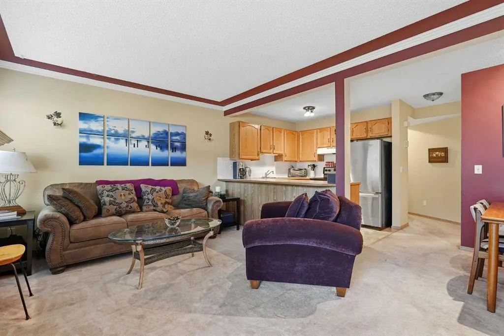 58 Country Hills Villas NW