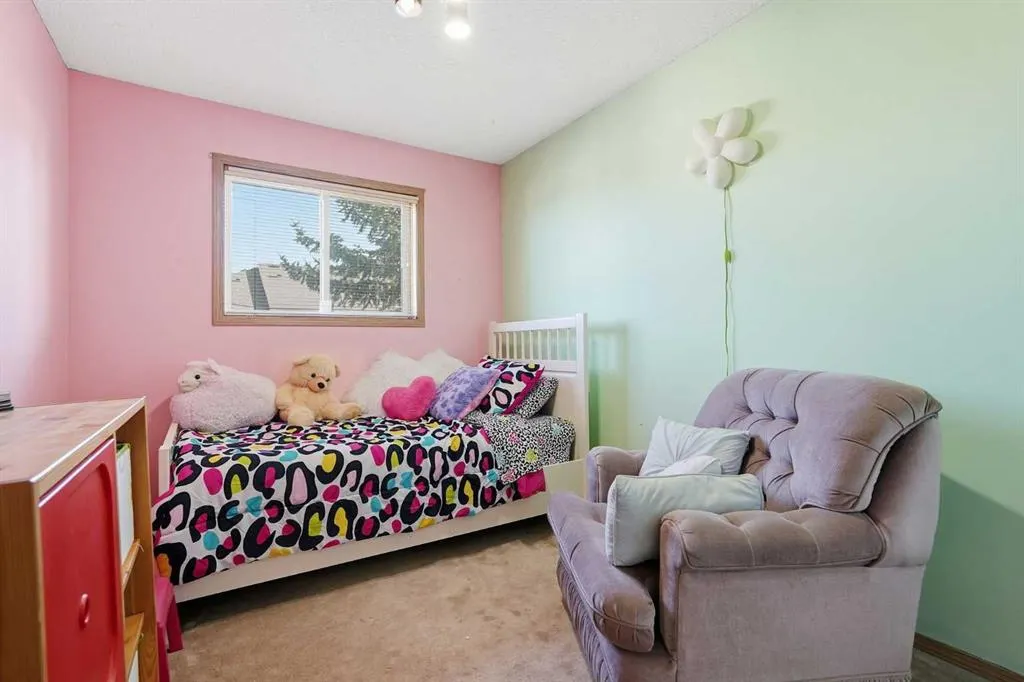 58 Country Hills Villas NW