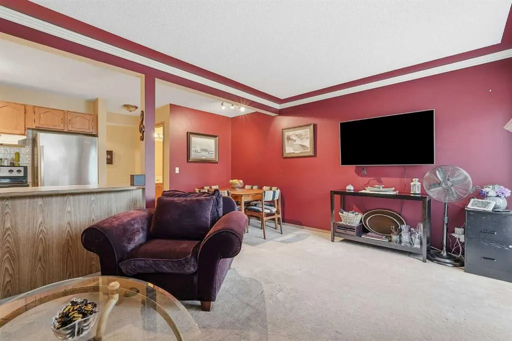 58 Country Hills Villas NW