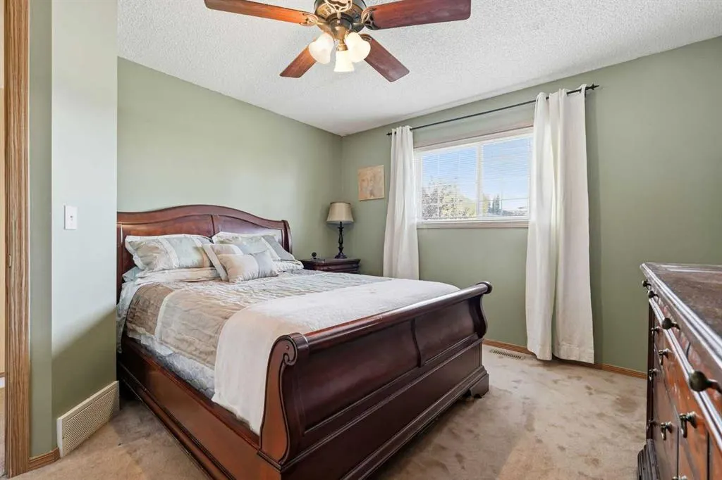 58 Country Hills Villas NW
