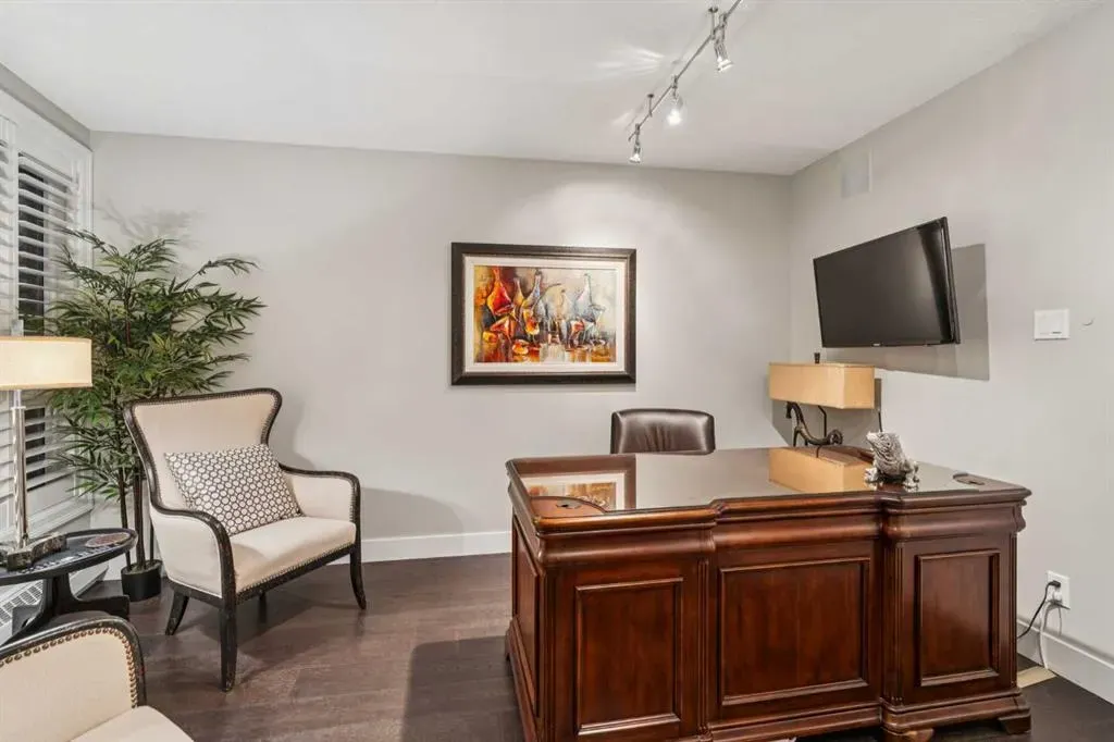 400 Eau Claire Avenue SW #8203