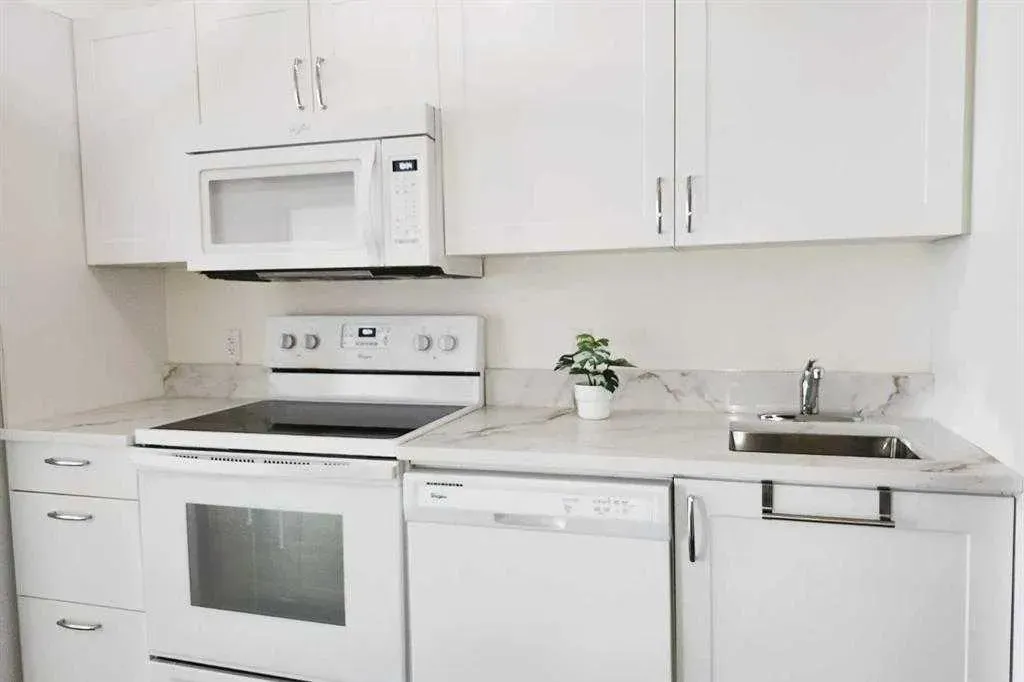 10 Brentwood Common NW #410