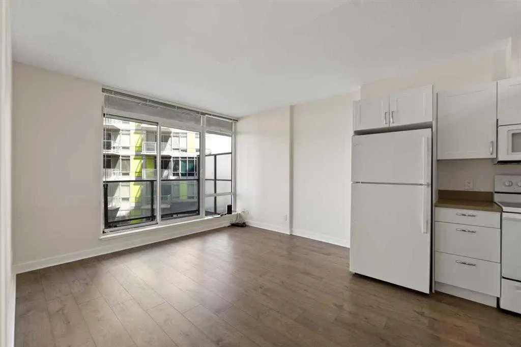 10 Brentwood Common NW #410