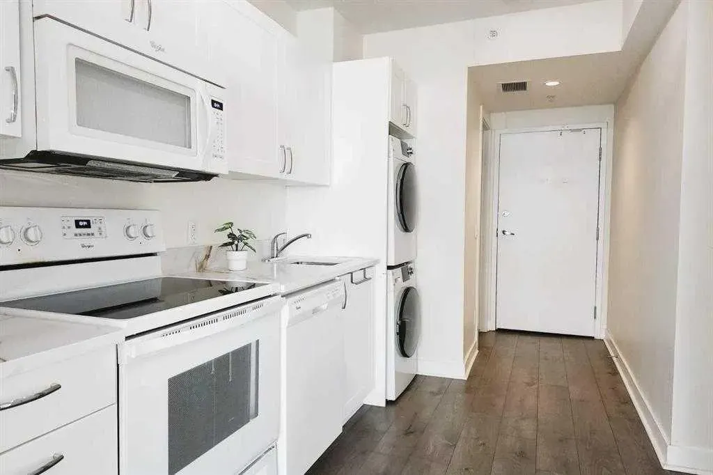 10 Brentwood Common NW #410