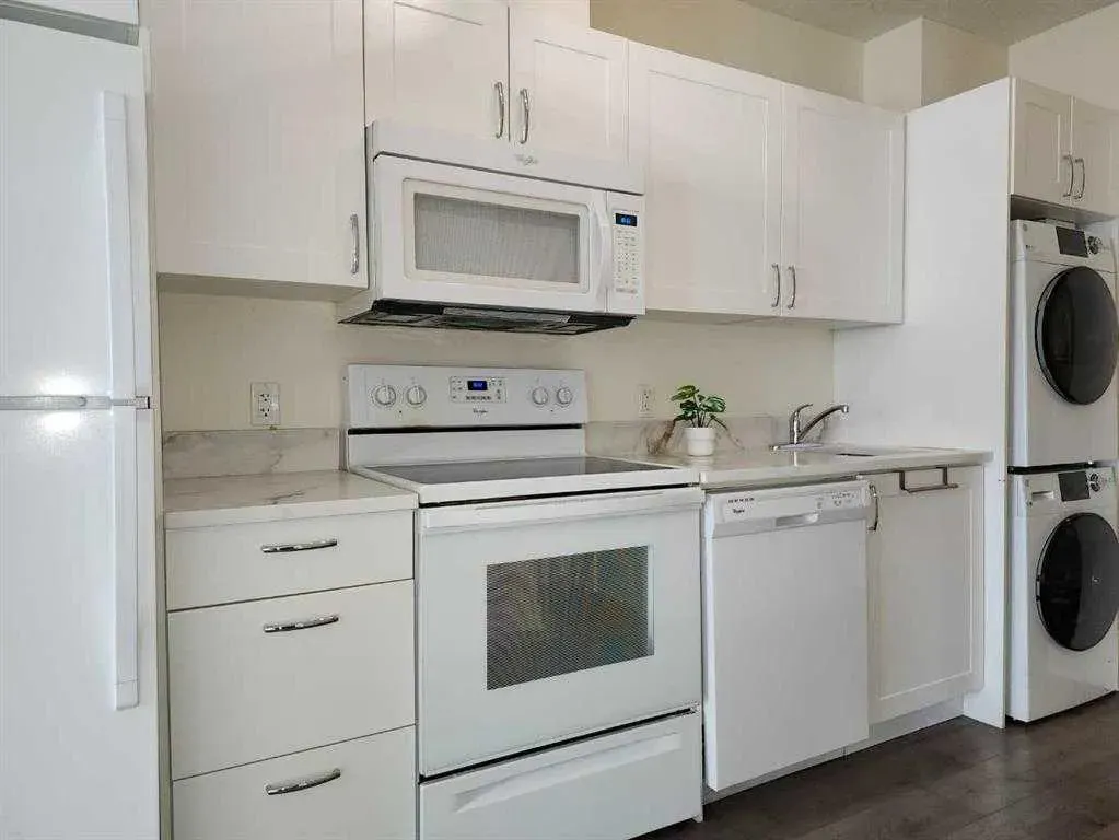 10 Brentwood Common NW #410