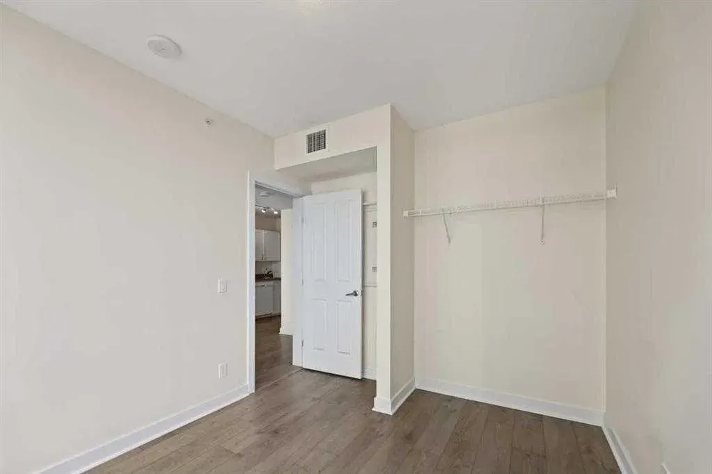 10 Brentwood Common NW #410