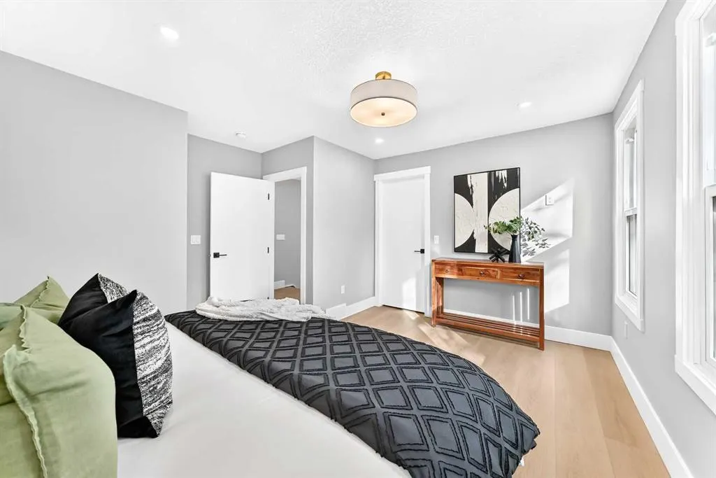 3715 14A Street SW