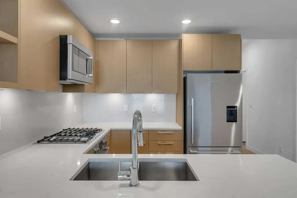88 9 Street NE #601