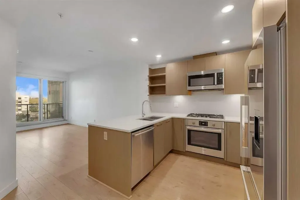 88 9 Street NE #601