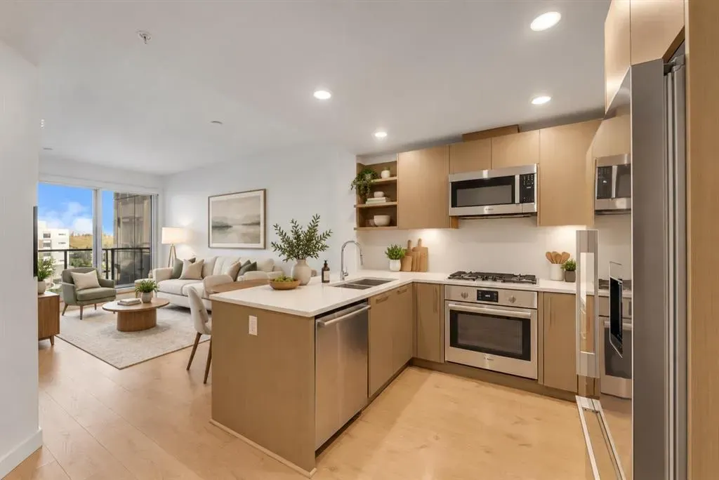 88 9 Street NE #601