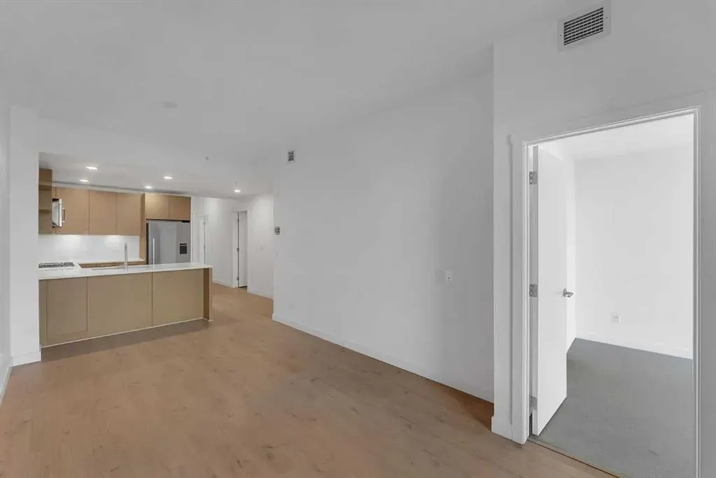 88 9 Street NE #601