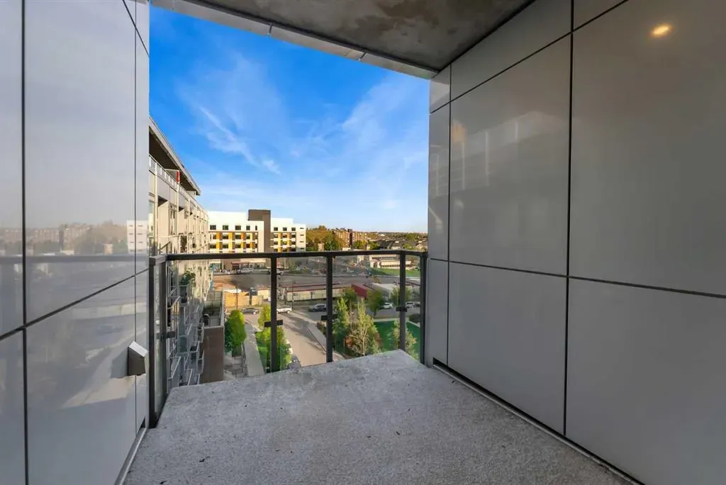 88 9 Street NE #601