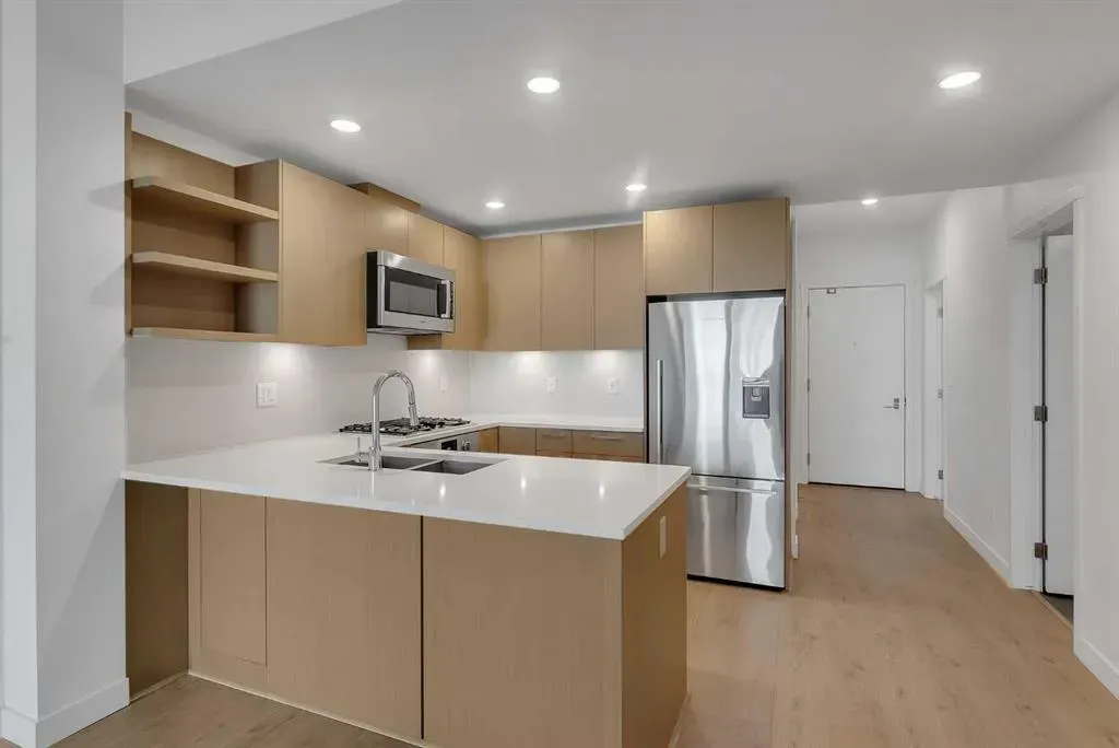 88 9 Street NE #601