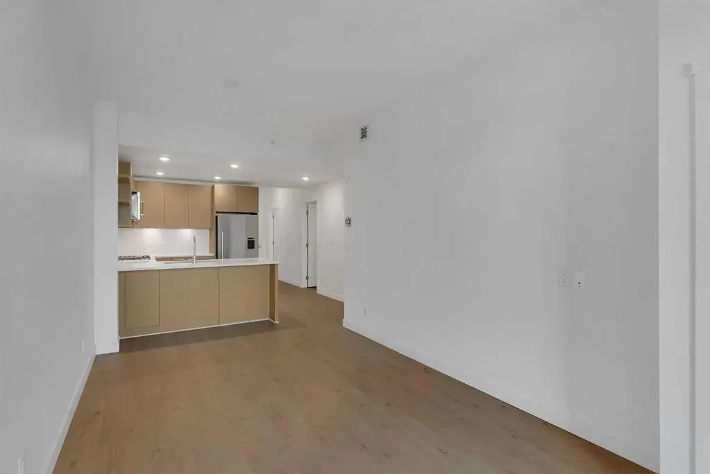 88 9 Street NE #601