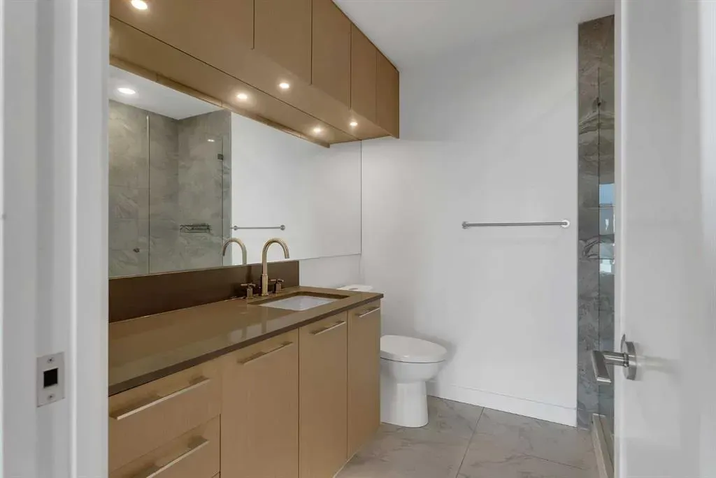88 9 Street NE #601