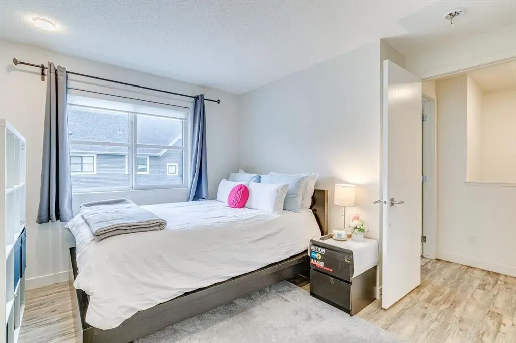 100 Walgrove Court SE #4301