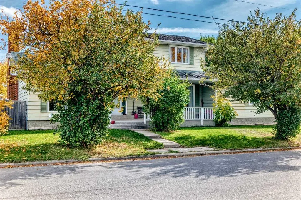 102 4 Avenue SE