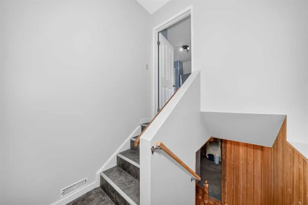 112 Queensland Place SE