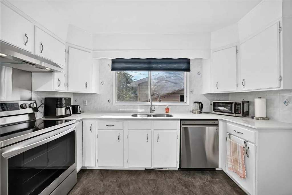 112 Queensland Place SE