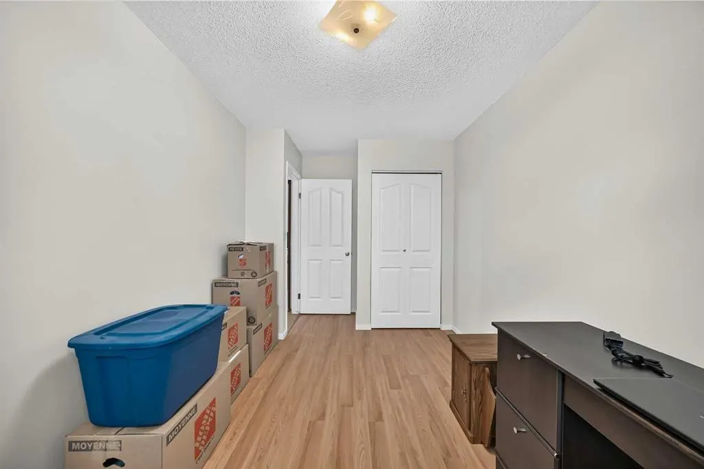 112 Queensland Place SE