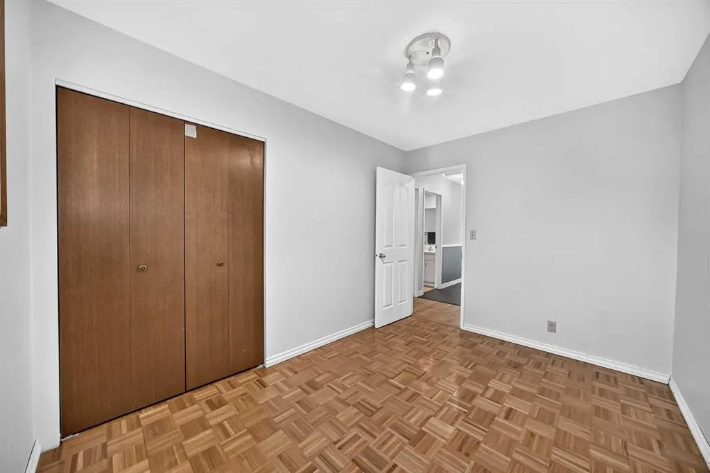 112 Queensland Place SE