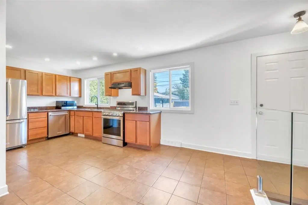 70 Fairview Crescent SE