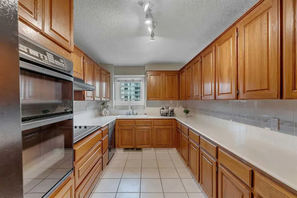 540 14 Avenue SW #920