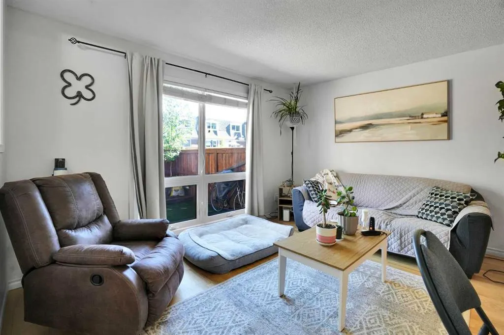 330 Canterbury Drive SW #152