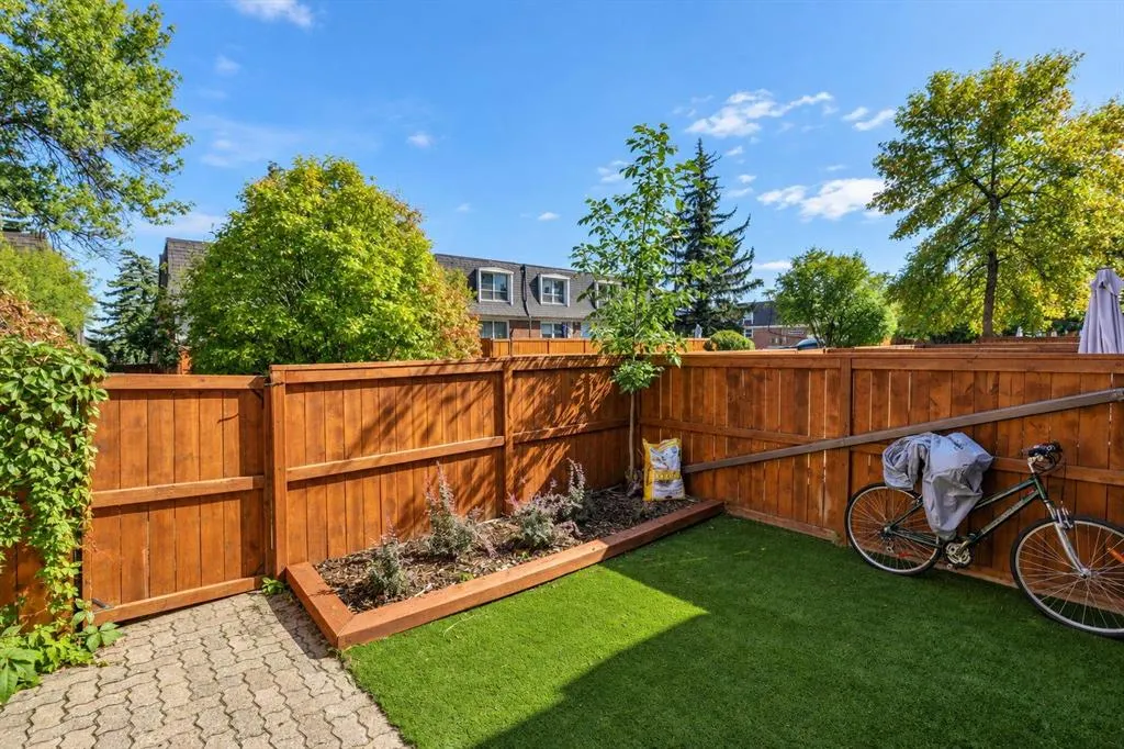 330 Canterbury Drive SW #152
